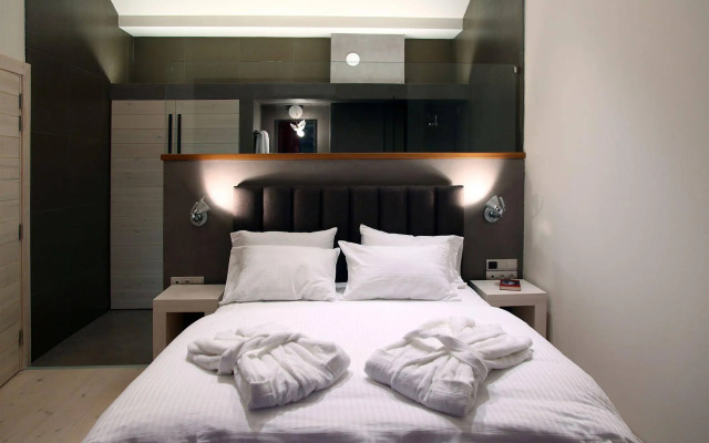 Seleni Suites
