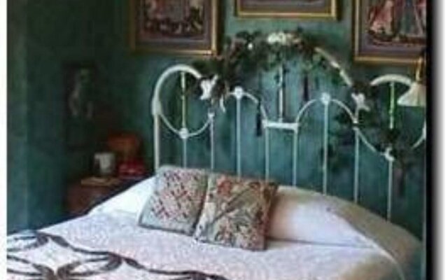 The Blue Belle Inn Bed and Breakfast