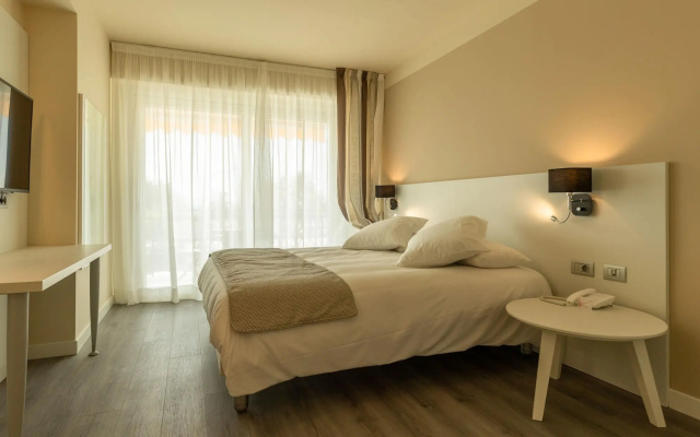 La Dolce Vita Hotel