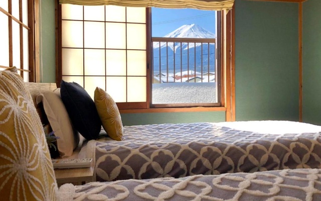 OriOri House Hotel Mt Fuji view 全室富士山ビューの貸切り宿 折々 – Guest Rooms – Fujikawaguchiko