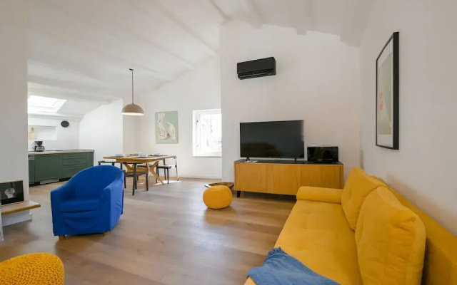 Radiant and Trendy Downtown Rovinj Apartment