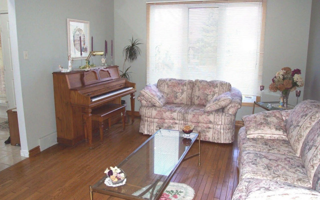 Twin Lakes Retreat Bed and Breakfast