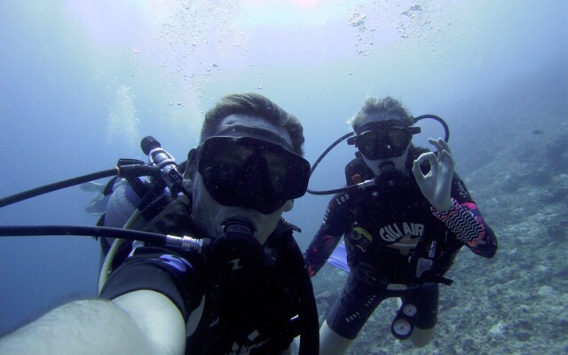 LMBK Surf Camp - Hostel