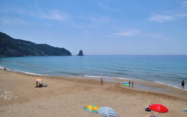 Holiday House Angelos on Agios Gordios Beach