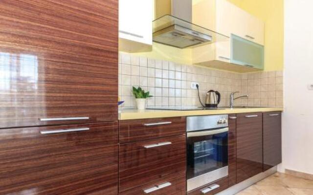 One-Bedroom Apartment in Dramalj X