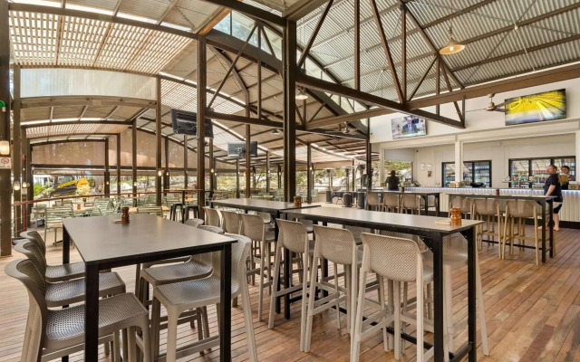 Kingfisher Bay Resort