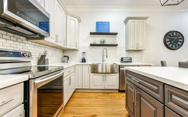 5BR High End Amenities by Hosteeva