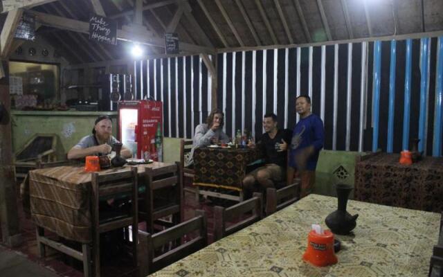 Duyung Rooms And Resto By Zuzu