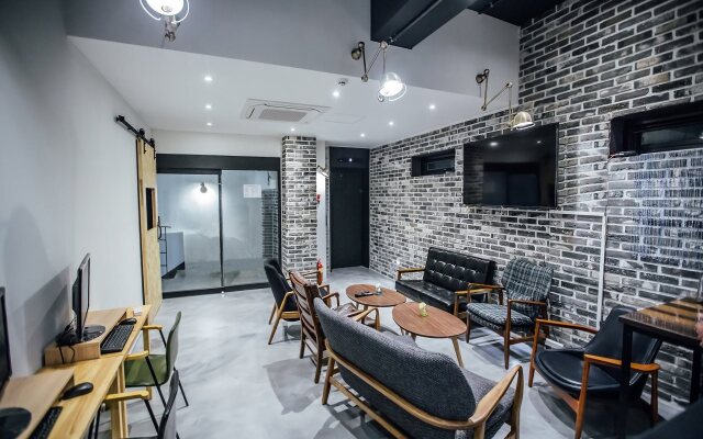 96BunZ Travellers Lodge