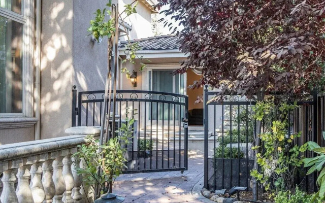 Elegant 1-bedroom Suite in Cupertino