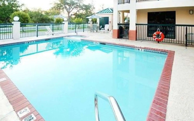 Econo Lodge Inn & Suites Ocean Springs - Biloxi