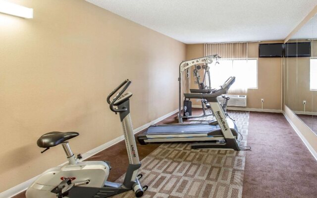 Quality Inn & Suites Lakewood - Denver Southwest