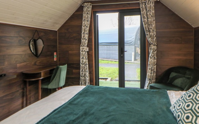 Glamping Tri Pod 7 - Gower