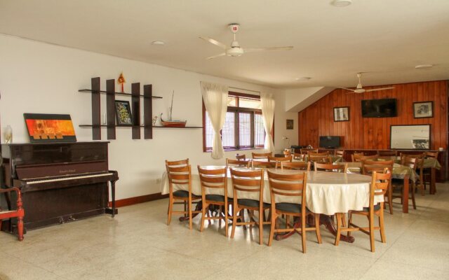 OYO 106 Hotel 12