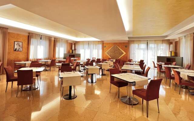 Best Western Hotel Cavalieri Della Corona