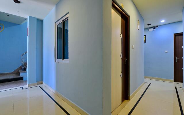OYO 2061 Hotel New Holiday Inn