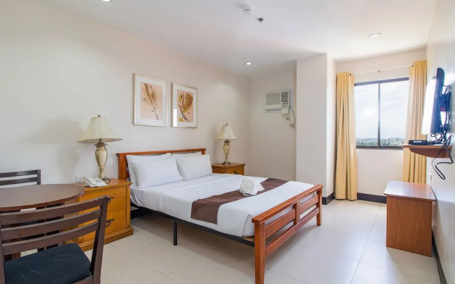 Main Hotel & Suites
