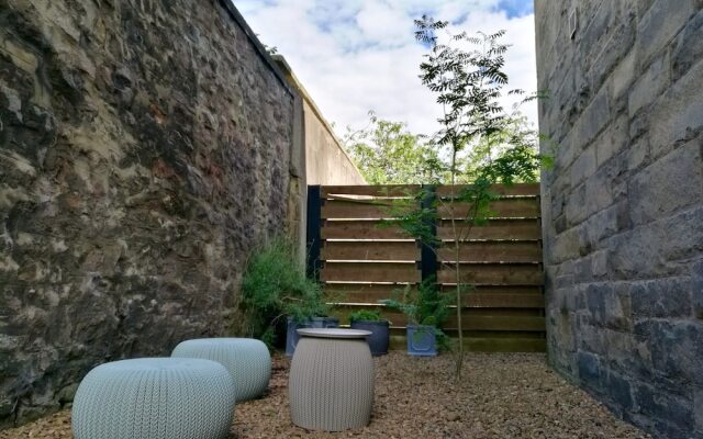 1 Bedroom Mezzanine Flat