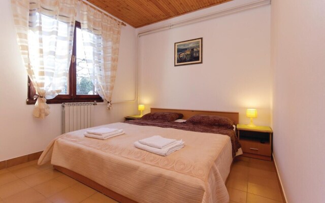 Stunning Home in Pula With Wifi and 2 Bedrooms