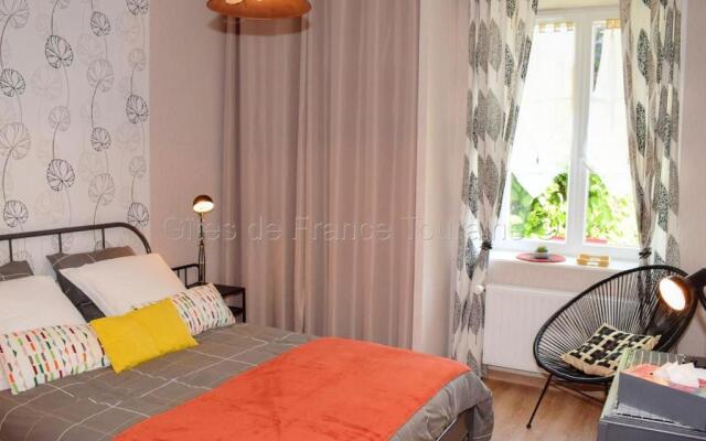 Gîte Beaumont-la-Ronce, 5 pièces, 8 personnes - FR-1-381-97