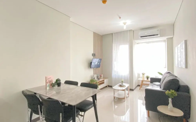 Comfortable And Homey 2Br Apartment Nifarro Park
