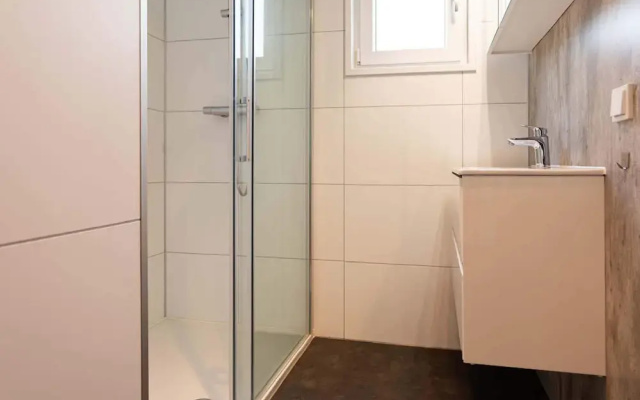 Modern Chalet With Dishwasher