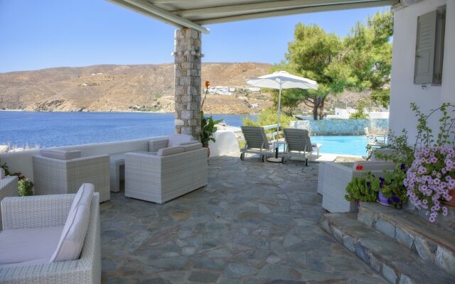 Yperia Hotel