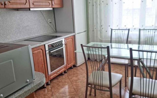 Апартаменты ДеньНочь в 1-ом микрорайоне д. 42А