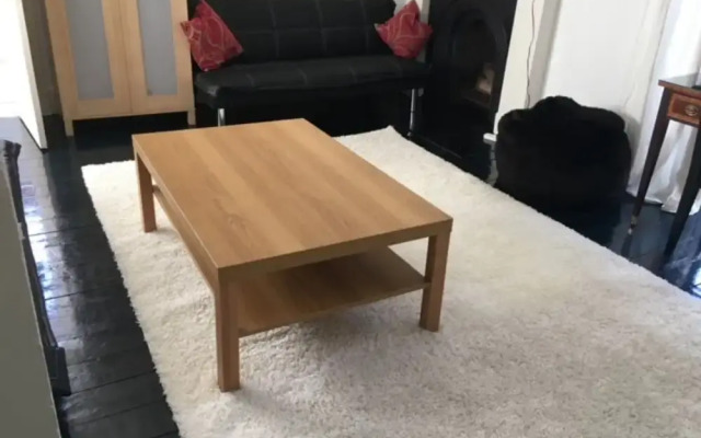 Spacious 4 Bedrooms Apartment in City Centre