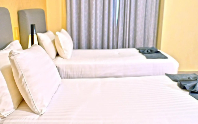 Ewan Tower  Apartments