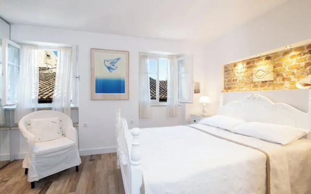 Korifo Old Town by Corfu Escapes