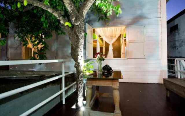 Thur Hostel Ao Prachuap