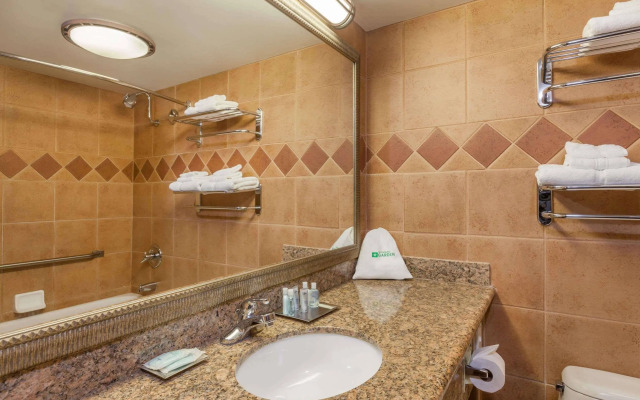 Wyndham Garden Sterling Heights