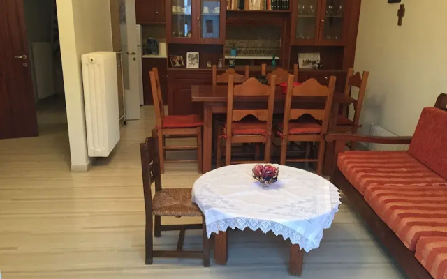 Spacious 3 Bedroom 5bed Apartment - Adults Only