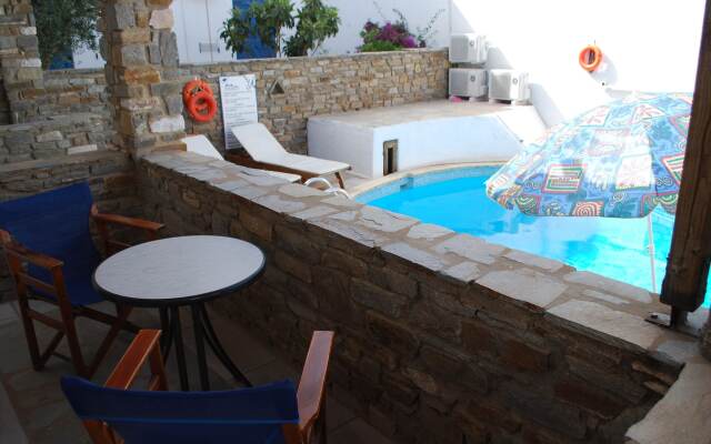 Siroco's Rooms And Studios