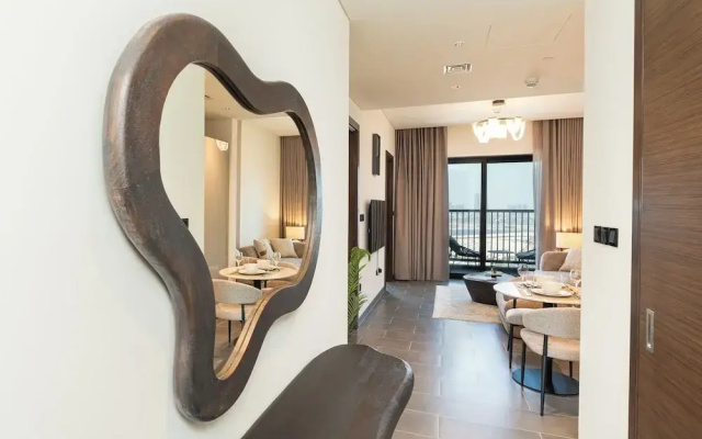 PVH - Stylish 1BR with Study - The Crest