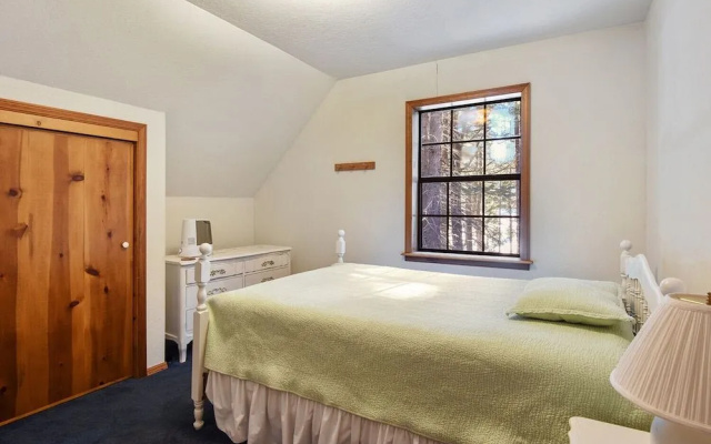 Relax Inn Close to Attractions Galore!