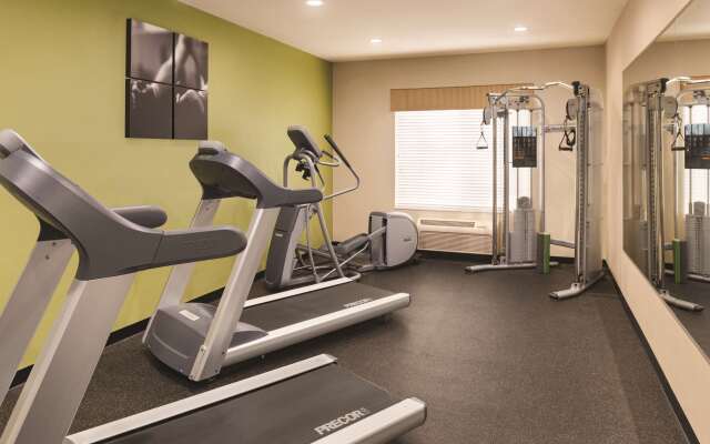 Country Inn & Suites by Radisson, Michigan City, IN