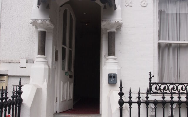Earls Court Gardens Hotel