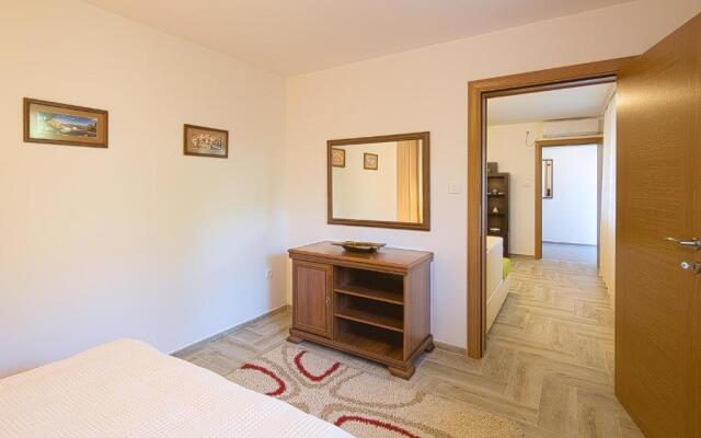 Apartment Mistovic