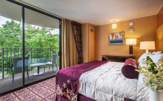 Hilo Hawaiian Hotel, Trademark Collection by Wyndham