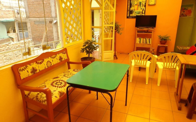 El Manzano Hostel