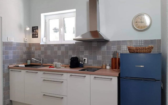 House Sidro, Stari Grad