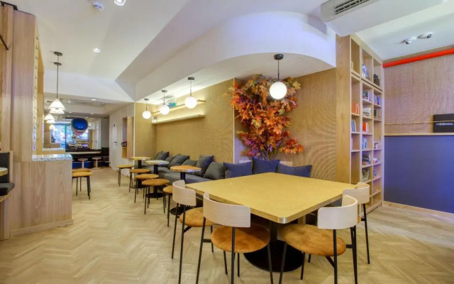 Oh La La! Hotel bar - Paris Bastille