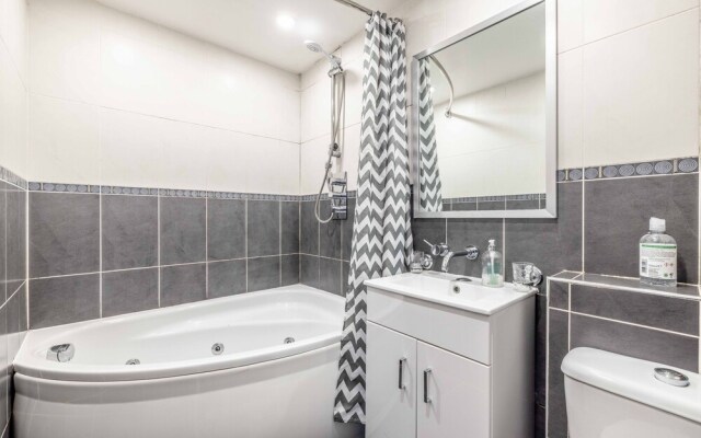 Lego Land / Windsor Castle Town Centre Sleeps 6