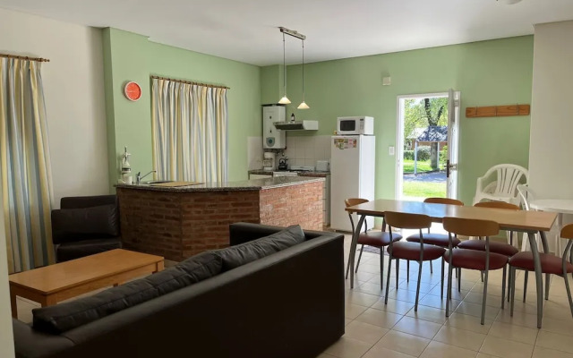 Los Robles Apart Hotel