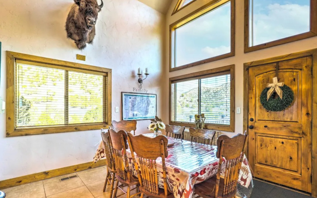 Rustic Sterling Cabin: Walk to Palisade Lake!
