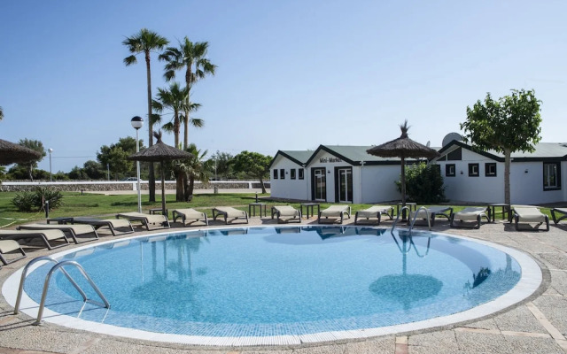 Cala En Blanes Beach Apartments