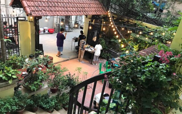 Alley Garden Homestay