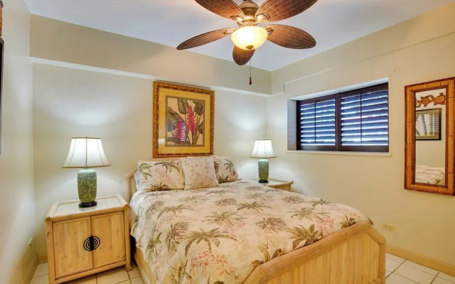Centrally Located Kailua-kona Condo w/ Lanai!